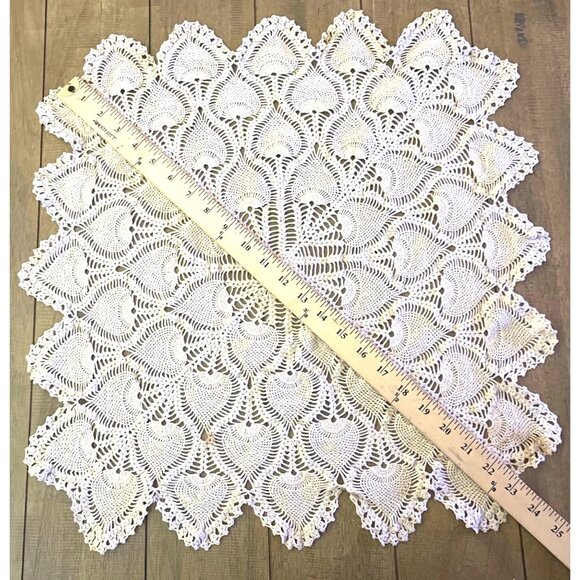 Vintage Handmade Crochet Lace Doily Table Topper 20" Heart Pattern Delicate Ivor - Picture 3 of 4
